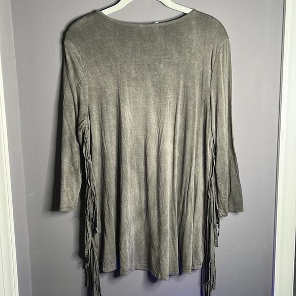Entro Gray Scoop Neck Fringed Top Size Small - Picture 6 of 6